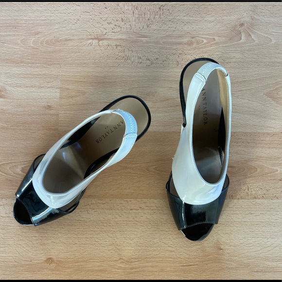 Ann Taylor low heel peep-toe shoes - Picture 2 of 4